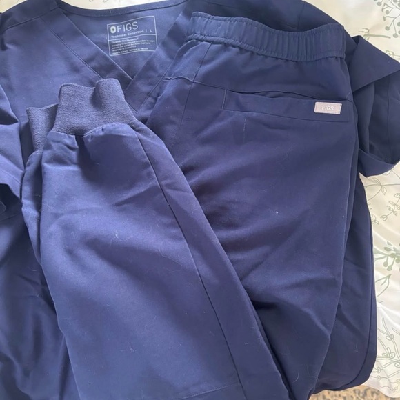 Figs Deep Blue Scrub Set - Picture 2 of 3